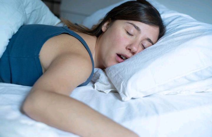 5 reasons you snore heavily while sleeping 