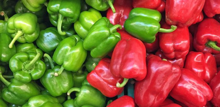 Exploring 5 differences between red pepper and green pepper